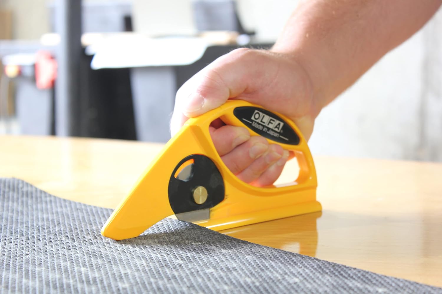 OLFA 45mm Quilting Carpet Rotary Cutter (45-C)