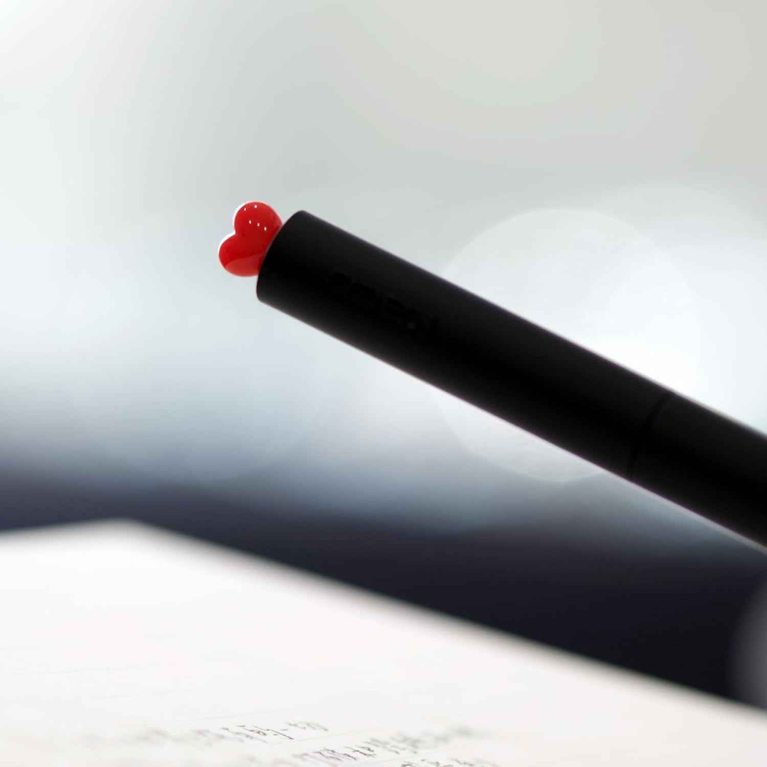 Kaco FIRST Gel Ink Pens Cute Heart with Extra 4 Black Refills (2 Black) - TTpen