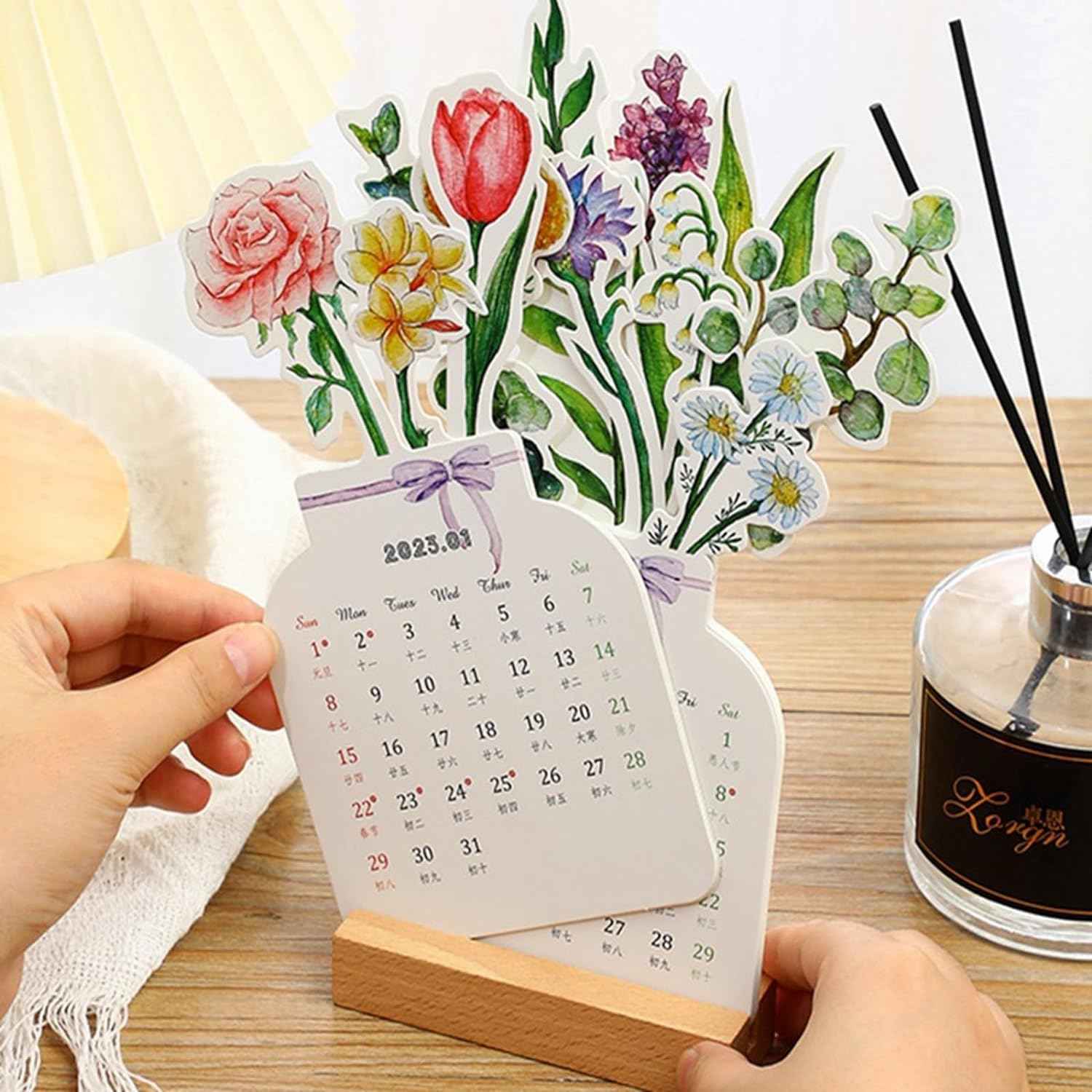 2024 Bloomy Flowers Desk Calendar Monthly Planner Vase Shaped - TTpen