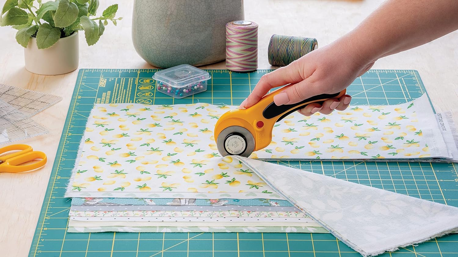 OLFA 45mm Ergonomic Rotary Fabric Cutter (RTY-2/DX)