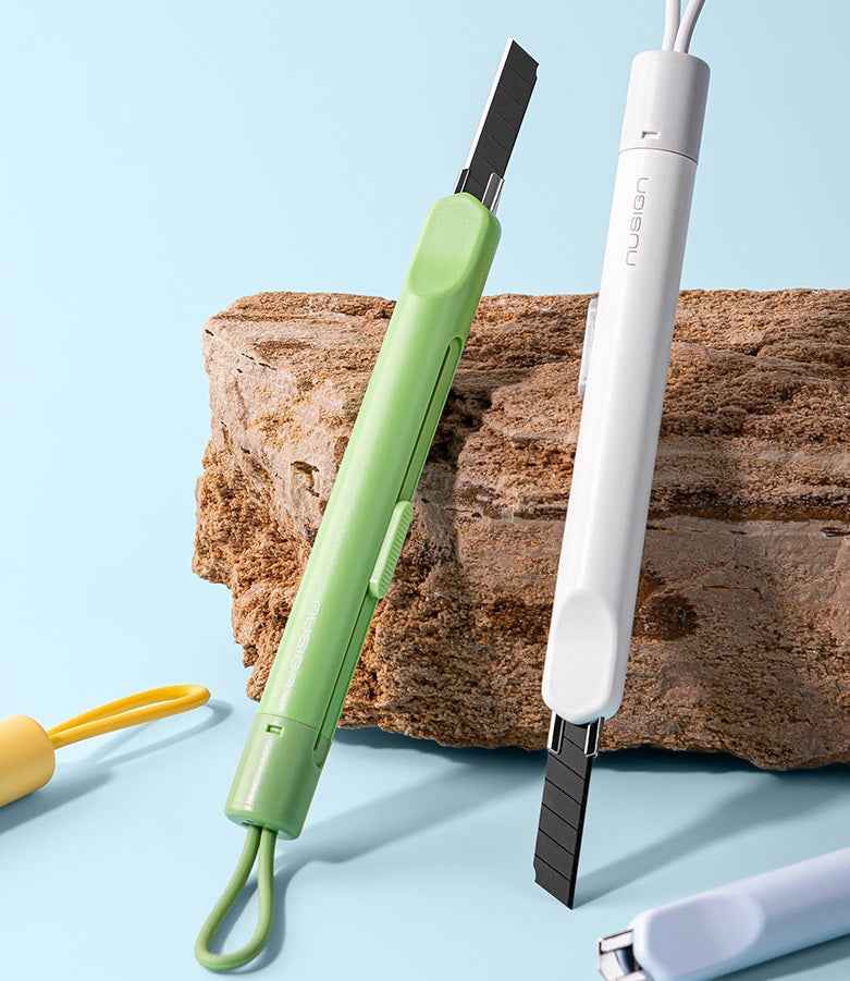 Deli Utility Knife Auto-Lock Box Cutter with Silicone Lanyard 4 Pack