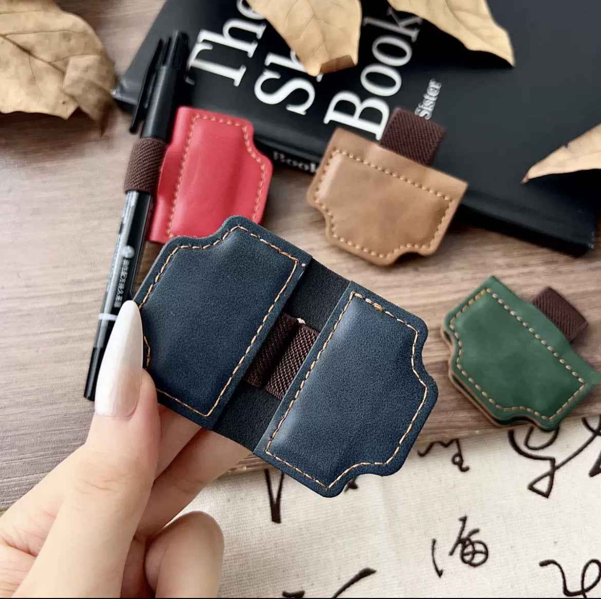2PCS Magnetic Leather Bookmarks with Pen Holder
