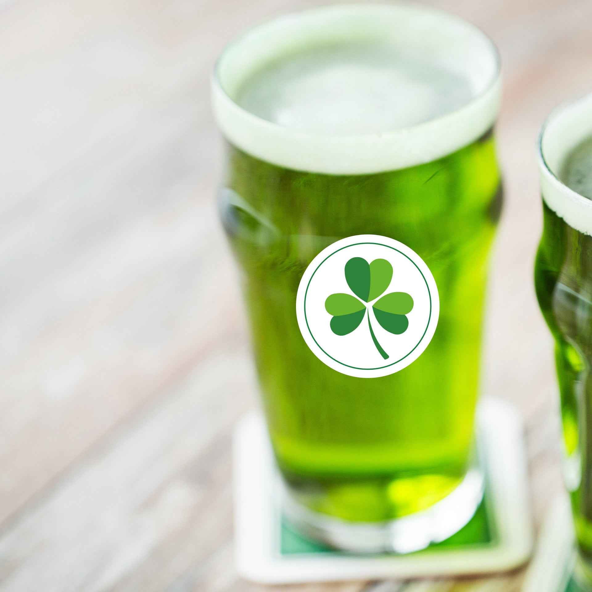 500pcs St Patricks Day Decorations Sticker Green Shamrock Labels 1.5 inch - TTpen
