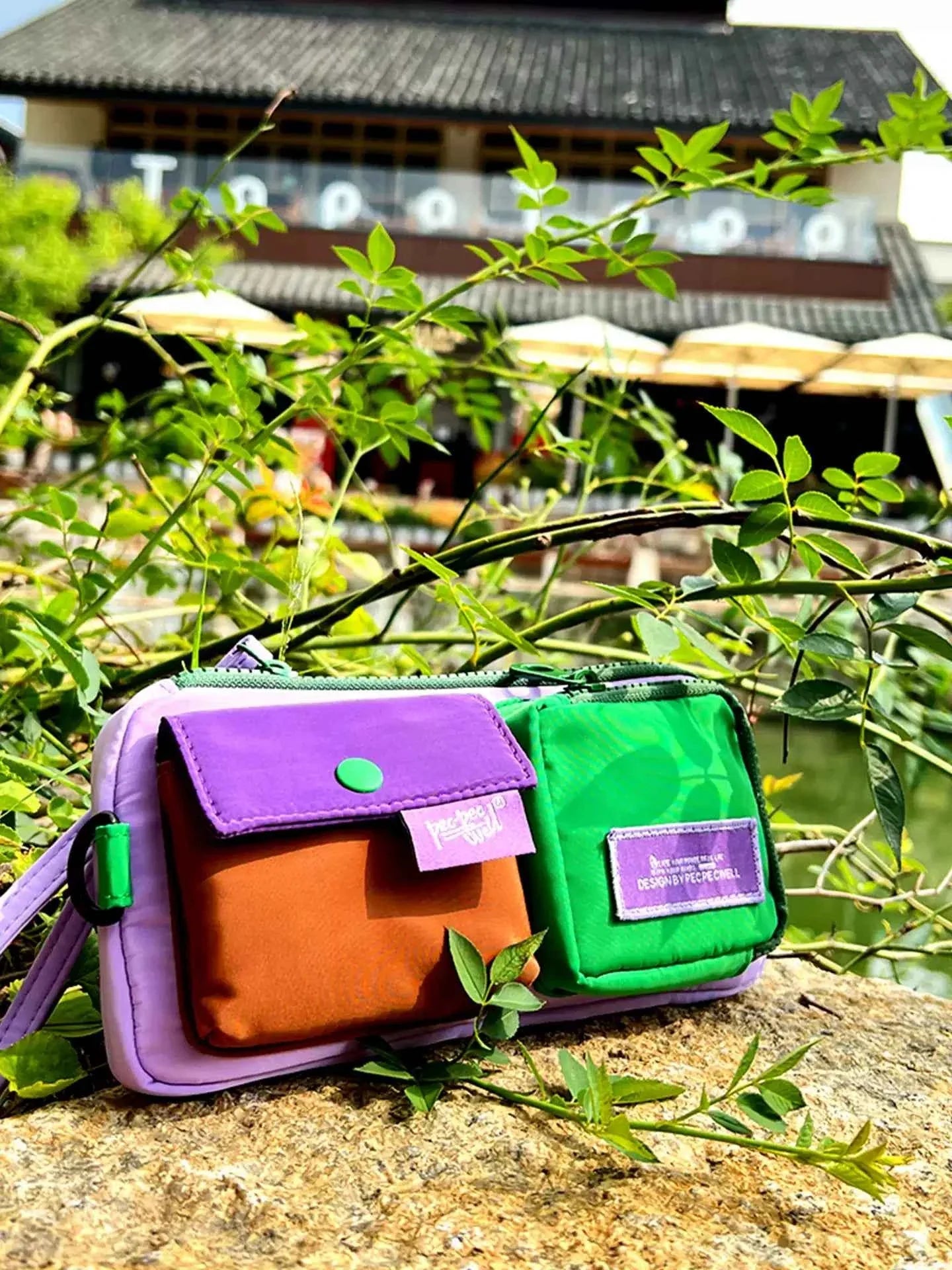 Pecpec Well Color-Block Pencil Case with 3 Gel Pens