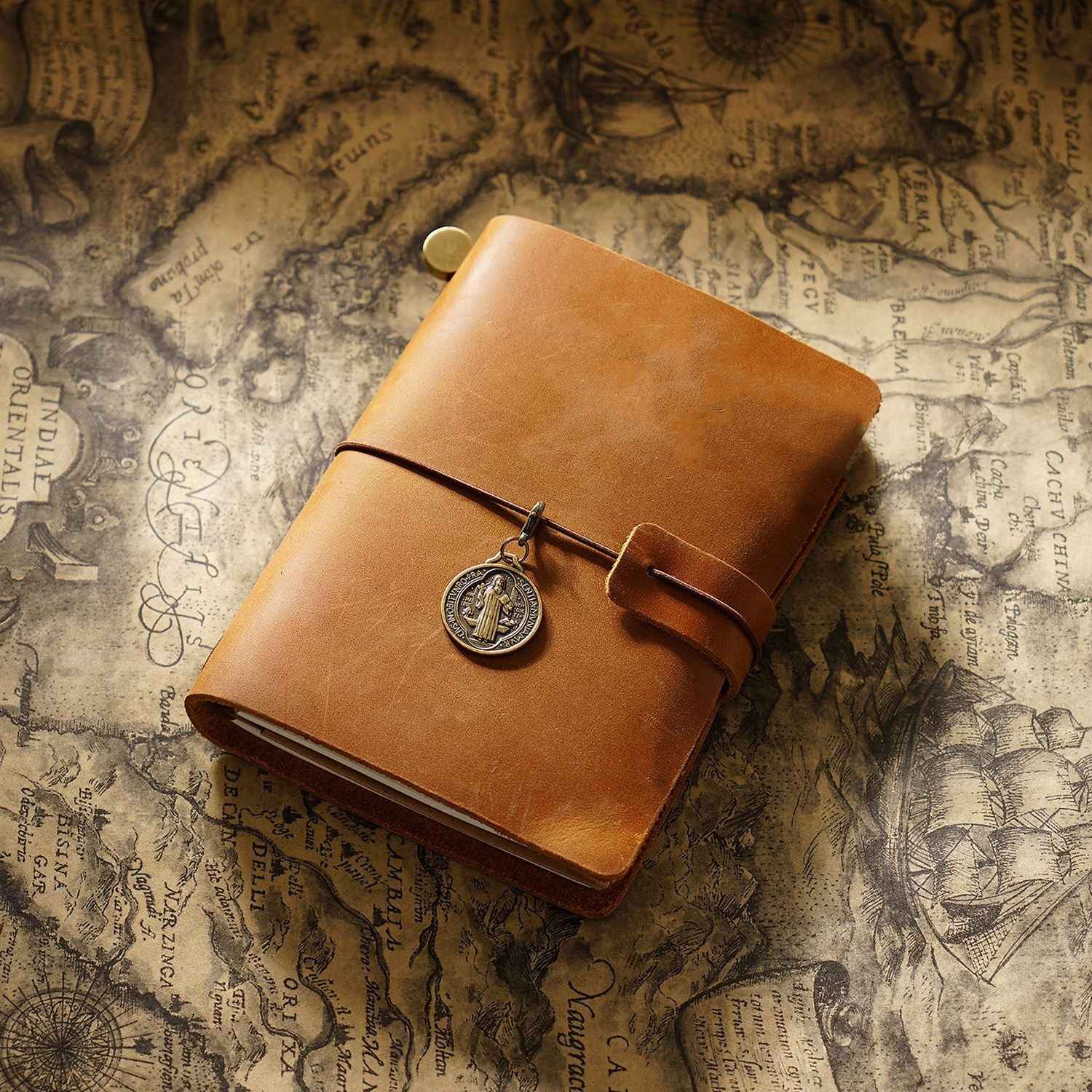 Traveler's Notebook Journal Passport Size Leather Cover - TTpen