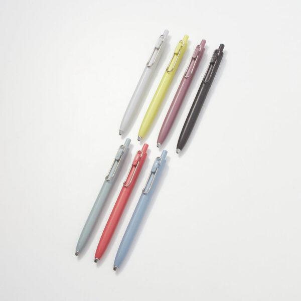 Mitsubishi Uni-Ball One F Black Gel Pen (0.38mm/0.5mm) - Image 7